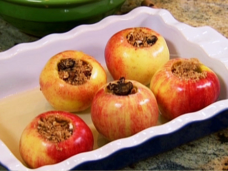 Post image for DECADENT BAKED APPLES